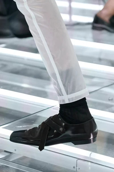 Look 100